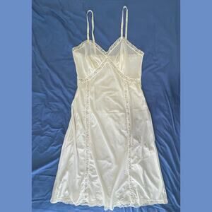 BETTIE | Vintage 50s-60s S Ivory Sheer Lace Silky V-Neck Bridal Slip Dress